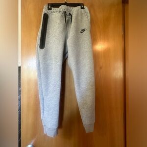 Boys Nike tech pants size L